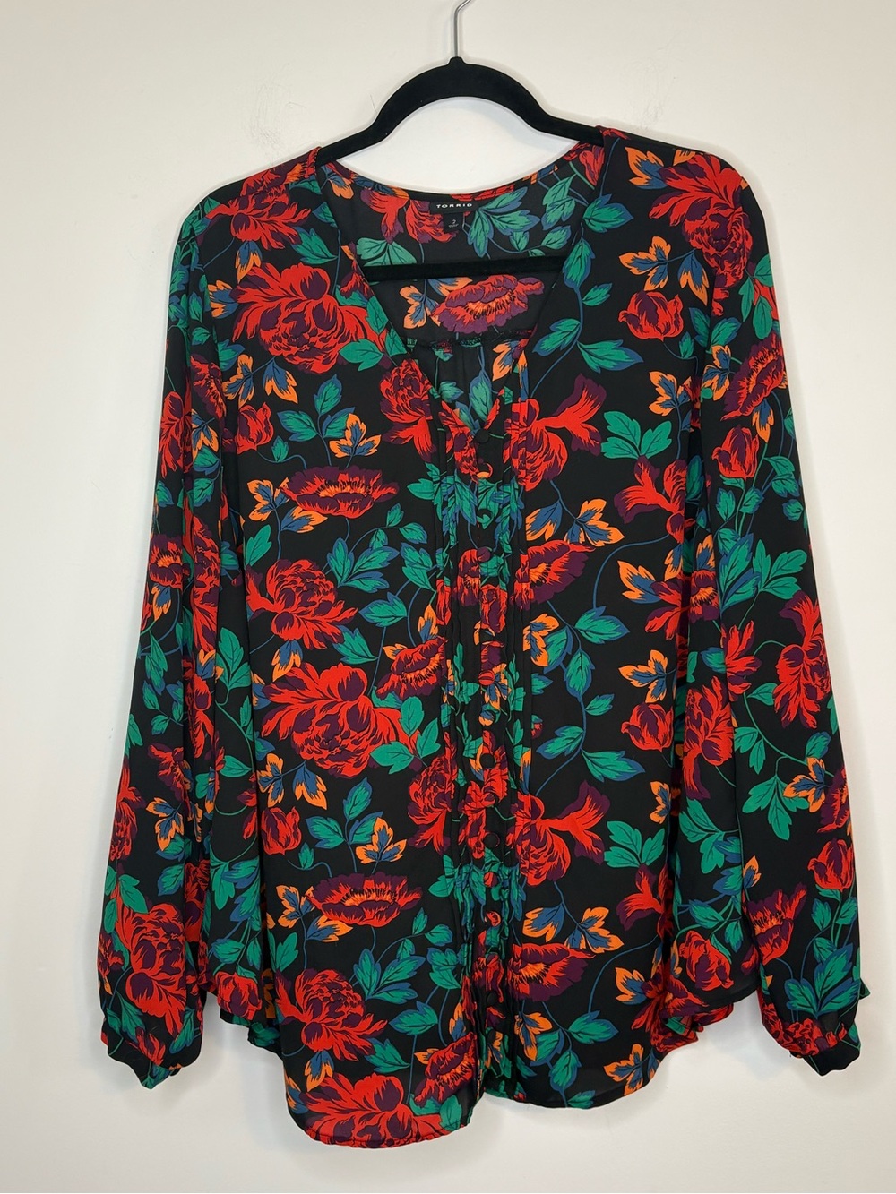 torrid Black Floral V-Neck Long Sleeve Blouse - Red & Green Size 2X